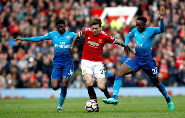 入了更多资 入了更多资